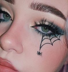 Conjuring Spells, Halloween Spider Makeup, Spiderman Makeup, Maquillage Halloween Simple, Spider Makeup, Three Pines, Pretty Witch, Face Stamp, Halloweenský Makeup