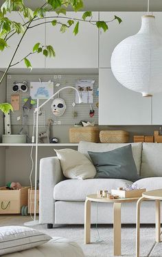 Maximize your cozy quarters with these 50 small living room ideas! From clever storage solutions to creative layouts, discover stylish tips and tricks to make the most of your tiny space