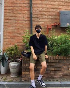 Outfit Cowo, Korean Street Fashion Men, Kpop Fashion Men, Minimalist Fashion Men, Trendy Boy Outfits, Mens Casual Outfits Summer, Stylish Men Casual, Street Style Outfits Men, Men Stylish Dress