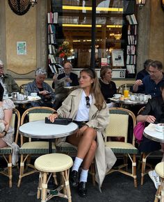 Grace Foley Outfits, Grace Foley, Parisian Aesthetic, Paris Cafe, Vogue Beauty, Paris Outfits, Parisian Chic, French Girl