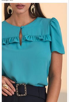 Street Style Skirt, New Blouse Designs, Classic Blouses, Fashion Tops Blouse, Jumpsuit Pattern, Top Shirt Women, Stylish Blouse