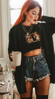 Stile Punk Rock, Look Grunge, Home Vintage, Mode Inspo, Alternative Outfits, Vintage Shorts, Edgy Outfits, Fashion Vintage, Mode Vintage