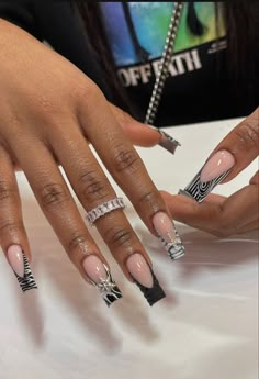 French Tip Sets, Nail Suggestions, Bday Nails, Long Acrylic Nail, Acrylic Toe Nails, Punk Nails, Long Acrylic Nail Designs, Drip Nails, Nail Makeup