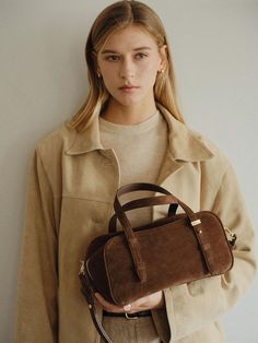 Composition : 100% Cow SuedeColor : BrownCountry of Origin : CHINA Boston Bag, Womens Tote Bags, Chestnut, Boston, Cow, Composition, China, Tote Bag, The Originals