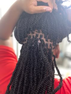 Small Twists With Extensions, Mini Twists Parting, Short Mini Twist Hairstyles With Extensions, Natural Twists With Extensions, Mini Twist Parting Pattern, Mini Twist Extensions, Mini Twists With Extensions Hairstyles, Mini Twist Hairstyles With Extensions, Long Mini Twists With Extensions