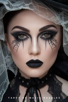 Spider Witch Makeup, Witch Makeup Halloween, Pretty Witch Makeup, Witch Makeup Ideas, Halloween Eyeliner, Witchy Makeup, Witch Eyes, Halloween Makeup Witch, Halloween Makeup Tutorial Easy