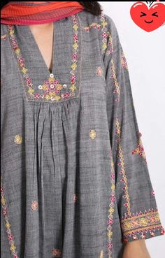 Tailor Design, Shirt Design For Girls, Linen Style Fashion, Neck Patterns, Indian Tunic, Hand Embroidery Dress, Simple Kurti