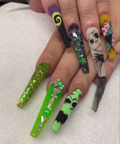 The Nightmare Before Christmas Nails, Christmas Lollipop Holder Svg, Christmas Lollipop Holder, Before Christmas Nails, Lollipop Holder Svg, Nightmare Before Christmas Nails, Black Halloween Nails, Halloween Press On Nails, Cute Halloween Nails