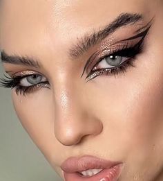 👄 Best Makeup Trend Inspirations! [Click Here] Makeup For Night Out, Dramatic Eyeliner, 50 Aesthetic, Graphic Makeup, Long Wear Lipstick, Glamorous Makeup, Powder Highlighter, Festival Looks