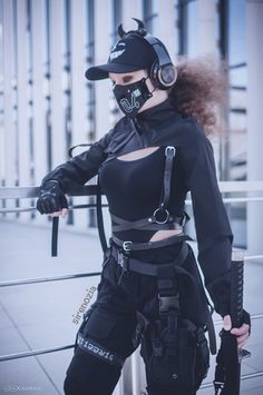 Tech Gear Outfits, Secret Agent Clothes, Combat Clothes Female, Tactical Gear Fashion, Imp Oc, Spy Outfit, Feminine Fashion, Dress Design Sketches, Cyberpunk Style