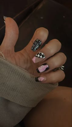 Western Pink Nails, Western Valentine Nails, Nfr Nails Designs, Turquoise Western Nails, Western Nails Acrylic, Nfr Nails, Punchy Nails Designs, Punchy Western Nails, Punchy Nails