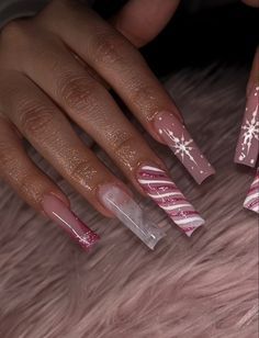 Cute Christmas Acrylic Nails Coffin, Medium Nails Christmas, Unique Acrylic Nails Christmas, Nail Ideas For Christmas 2023, Christmas Nails 2023 Long, Christmas Nails Latina, Medium Nails Acrylic Christmas, Acrylic Nails Christmas Design, Acyrilics Nails Christmas