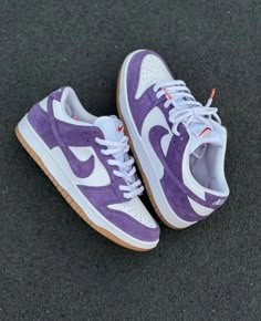 Dunk Low Shoes, Nike Sports Shoes, Sneakers To Buy, Nike Sb Shoes, Shoes Game, Shoes Wallpaper, Shoes Slides