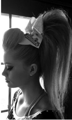 Perfect Cheer Hair :-) Dance Team Hairstyles, Cheerleader Character, Bouffant Bun, Cheer Flexibility, Competition Cheer, Cheer Things