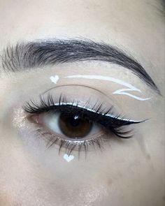 Doll Eye Makeup, Graphic Eyeliner, Swag Makeup, Makeup Course, Eyeliner Looks, Makeup Makeover, Photo Makeup, Grunge Makeup, Makeup Eyeliner