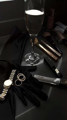 Mafia Wives, Rich Girl Aesthetic, Dark Feminine Aesthetic, Luxury Lifestyle Dreams, Luxury Aesthetic, Classy Aesthetic, Future Lifestyle, Black And White Aesthetic, Feminine Aesthetic