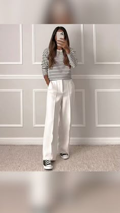 Tan Pants Navy Top Outfit, Classic French Wardrobe Essentials, Tee And Trousers Outfit, Style For Small Women, Expensive Mom Outfit, Women’s Style Over 50, Cream Cords Outfit, Classic Modern Style Fashion, Women’s Fashion Spring Summer 2023