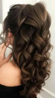 Sanggul Modern, Wedding Hairstyles Bride, Wedding Hair Inspiration, Voluminous Hair, Long Wavy Hair, Hairstyles For Long Hair