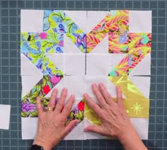 Easy to Make Starlight Quilt Starlight Quilt Pattern Free, Starlight Quilt Pattern, Missouri Quilt Tutorials, Missouri Star Quilt Company Tutorials, Missouri Star Quilt Tutorials, Beginner Quilting, Half Square Triangle Quilts Pattern, Charm Pack Quilt Patterns, Quilt Star