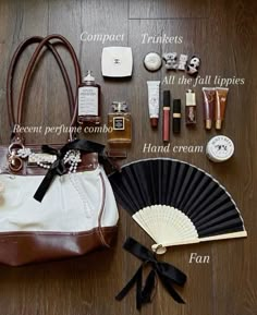 Purse Contents, Nature Creatures, Everyday Bag Essentials, What's In My Purse, Inside My Bag, Purse Essentials, Handbag Essentials, In My Bag, What In My Bag