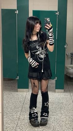 Gothic Gyaru Fashion, Alt Fairycore Outfits, Black Maxi Skirt Outfit Goth, Emo Outfits With Skirt, Cute Outfits Goth, Female Emo Outfits, Gothic Alternative Fashion, Scene Grunge Outfits, My Metal Outfits