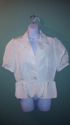 Oscar dela Renta 100% silk White Pearl Formal blouse SZ 10 NWT MSRP $2900 #OscardelaRenta #FoemalBlouse #Formal Oscar Dela Renta, Silk Tops Blouses, Silk Tops, Short Sleeve Design