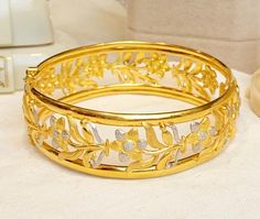 Excited to share this item from my #etsy shop: 22K Yellow & White Gold Filigree Floral Hinged Bangle Bracelet, Solid 22k gold daisy flower bangle bracelet, 32.3 grams #yellow #floral #artnouveau #22kgoldbangle 22k Gold Bangles, Sky Gif, Gold Jewellry, Jewelry Set Design, Bracelets Design, Bangles Design, Gold Beauty, The Bangles, Gold Bangles Design