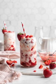 Korean Strawberry Milk, Korean Strawberry, Jessica In The Kitchen, Homemade Cashew Milk, Easy Strawberry Desserts, Strawberry Banana Bread, Banana Splits, Strawberry Drinks, Strawberry Dessert Recipes