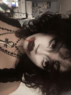 Messy Goth Makeup, Trad Goth Black Women, Beautiful Goth Women, Goth Icons Aesthetic, Goth Vampire Makeup, Dead Makeup Look, Clean Goth Outfits, Female Demon Oc, Dollcore Makeup