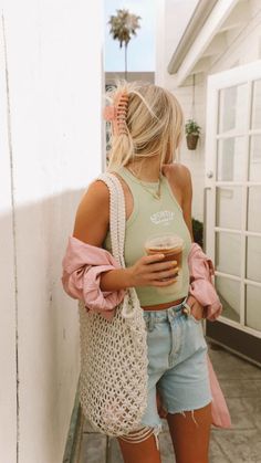 Trendy 70s Inspired Outfits, Jean Shorts And Blouse Outfit, Neutral Fashion Aesthetic Summer, Vacation Outfits Germany, Cali Fashion Summer, Tropical Vacation Dresses Summer, Brunch Outfit Beach, Beach Vacation Casual Outfits, Summer Receptionist Outfits