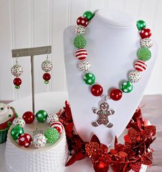 Fun Christmas Crafts For Toddlers, Christmas Necklaces, Holiday Jewelry With Colorful Beads, Christmas Beaded Necklaces, Christmas Necklace Diy, Multicolor Round Beads Jewelry For Holidays, Holiday Festive Jewelry With Colorful Beads, Holiday Jewelry With Colorful Round Beads, Holiday Colorful Beaded Jewelry