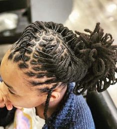 I wanna try this so bad Two French Braid Loc Styles, High Side Ponytail, Long Loc Styles, Loc Ideas, Barrel Twist, Dreadlocks Styles, Dread Lock