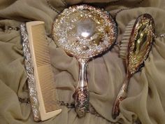 Terrence Loves You, Lizzie Hearts, Deco Originale, Princess Aesthetic, Vintage Vanity, Vanity Set, Aphrodite