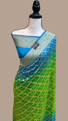 Teen Fashion Outfits Winter, Indian Wedding Gowns, Floral Print Sarees, Indian Outfits Lehenga, Crepe Silk Sarees, Banarsi Saree, Anarkali Dress Pattern, Wedding Saree Collection, Wedding Silk Saree