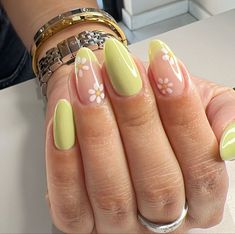 Pale Yellow Nails Design, Nails Inspired, Sunflower Nails, Spring Acrylic Nails, Almond Acrylic Nails, White Nail, Short Acrylic Nails Designs, Oval Nails