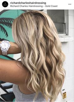 Short Blonde Curled Hair, Curling Hair Styles, Cute Curled Hair, Hair Curls Style, Blonde Hair Curled, Short Curled Hair, Beachy Curls, Blond Curls, Beachy Blonde Hair