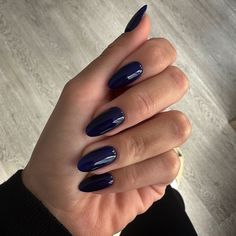 For a more understated look, these simple navy blue nails are perfect. The deep navy color is both elegant and versatile, making it suitable for everyday wear. The glossy finish adds a touch of sophistication, while the short, rounded shape keeps the look practical and low-maintenance.   Photo credit by: @natal_nails Fall Nails Navy Blue, Simple Navy Blue Nails, Fall Nails Navy, Navy Blue Fall Nails, Nails Sophisticated, Blue Fall Nails, Nails Navy Blue, Nail Color Palette, Navy Blue Nail Designs