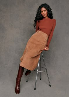 Suede midi skirt;High waist with belt loops;A-line cut with inserts;Fastens middle back with covered button and zip;Lined ;Side length: 82.5 cm / 32.5 in (size EU36/UK8) Camel Skirt Outfit, Midi Rok Outfit, Elegant Skirt Outfits, Midi Rock Outfit, Suede Skirt Outfit, Skirt Outfit Fall, Camel Skirts, Brown Suede Skirt