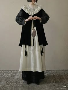 Midevil Outfit Ideas, Whimsical Fashion Aesthetic, Catholic Aesthetic Outfits, Earth Witch Outfit, Medieval Inspired Outfits, Mysterious Outfits, Modern Witch Aesthetic, Slavic Fashion, Dark Mori