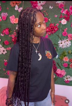 Medium Knotless Box Braids Long With Curls, Median Size Knotless Braids, Long Knotless Braids Medium, Medium Knotless Braids Goddess, Braids Hairstyles Medium Hair, Black Baddie Hairstyles Braids, Bohemian Knotless Braids With Curly Ends, Peekaboo Goodness Braids, Mid Knotless Braids