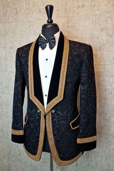 Gold Tuxedo Jacket, Men Suit Outfit, Red Velvet Jacket, Stylish Men Wear, Stylish Mens Suits, Tailored Fashion, 2023 Fashion Trends, Black Velvet Jacket, Trousers White