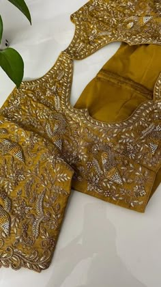 Heavy Blouse Designs Latest, Simple Pattu Sarees, Mega Sleeves Blouse Design, Bridal Work Blouses, Hand Models For Blouses, Pattu Blouse Design Models Latest, Bridal Embroidery Blouse Designs, Heavy Blouse Designs, Yellow Blouse Design