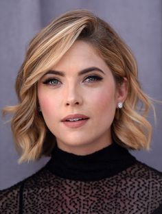 Women Haircut, Wavy Bob Hairstyles, Short Wavy Hair, Short Wavy, Formal Hairstyles, Short Hairstyles For Women, Hairstyles Haircuts