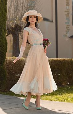 Ayla 1920s Style Wedding Dress in Nude Mint by Nataya 1920s Style Wedding, Zipper Embroidery, Style Party Dress, 1950s Woman, 1950s Cocktail Dress, 1920 Dress, 1950s Fashion Dresses, Rose Aesthetic, 1920's Style