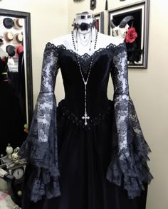 The Nightmare Before Christmas Halloween, Vamp Goth, Gothic Gowns, Goth Prom, Vampire Dress, Prom Dress Inspo, Nightmare Before Christmas Halloween, Halloween And Christmas