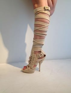 Gladiator Boots, Kate Olsen, Tyra Banks, Funky Shoes, Mary Kate Olsen, Girly Shoes, Aesthetic Shoes, Mary Kate