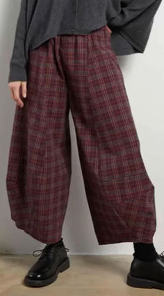 Normal Fashion, Pant Pattern, Fashion Elements, Minimalist Fashion Women, Clothes Winter, Fall Pants, Cold Weather Outfits, Vintage Clothes, Pants Pattern