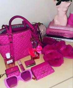 #pink Pink Lifestyle, Pink Fur, Pastel Pink Aesthetic, Fancy Bags, Girly Accessories