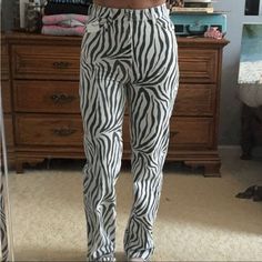 Nwt, Size 4 Denim Printed Jeans Trendy White Zebra Print Bottoms, White Zebra Print Casual Bottoms, Casual Zebra Print Bottoms For Spring, Casual Fitted Bottoms With Zebra Print, Casual Fitted Zebra Print Bottoms, Zara Jeans, Printed Jeans, Pajama Shirt, Zara Black