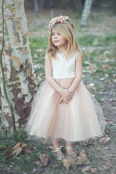 Oh so stinking cute! We are seriously crushing on these 30 Adorable Flower Girl Dresses Under $100! Lovely looks for VERY lovely prices! Champagne Flower Girl, Flower Girl Dresses Champagne, Blush Flower Girl Dresses, Kid Dress, Sleeveless Flower Girl Dresses, Tea Length Tulle, Champagne Flowers, Satin Flower Girl Dress